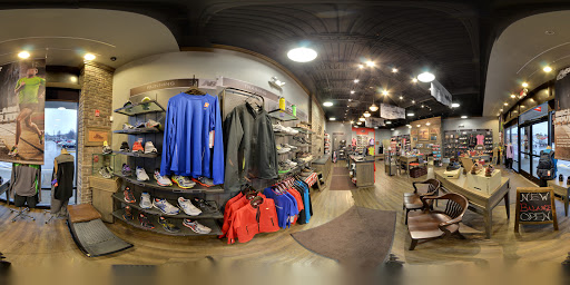 Shoe Store «New Balance Fairlawn», reviews and photos, 2691 W Market St, Fairlawn, OH 44333, USA