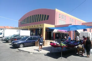 Mercado da Charneca image