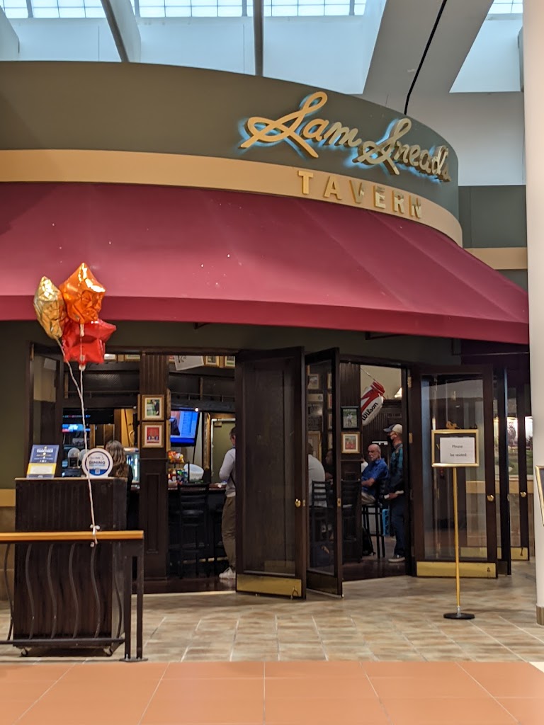 Sam Snead's Tavern 33406