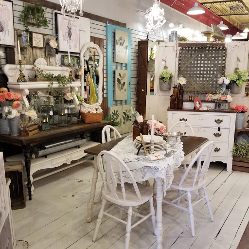 Antique Store «A Corner Cottage», reviews and photos, 895 Conner St, Noblesville, IN 46060, USA