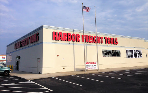 Harbor Freight Tools, 20 Carmans Rd, Massapequa, NY 11758, USA, 
