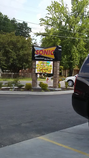 Fast Food Restaurant «Sonic Drive-In», reviews and photos, 2301 E Race Ave, Searcy, AR 72143, USA