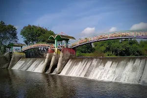 Jembatan Pelangi image