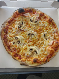 Plats et boissons du Pizzas à emporter La Charrie Pizza à Champagné-les-Marais - n°2