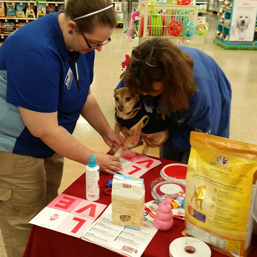 Pet Supply Store «PetSmart», reviews and photos, 5241 Frederica St, Owensboro, KY 42301, USA