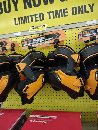 Hardware Store «Harbor Freight Tools», reviews and photos, 1349 N Blackstone Ave, Fresno, CA 93703, USA