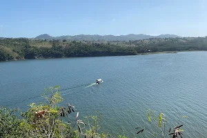 Presa De Tavera Park image