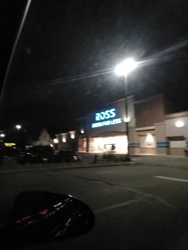 Clothing Store «Ross Dress for Less», reviews and photos, 7511 Lemont Rd, Darien, IL 60561, USA