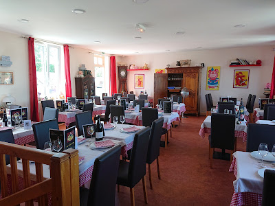 La taverne d'ches 3 piots coechons à Woignarue
