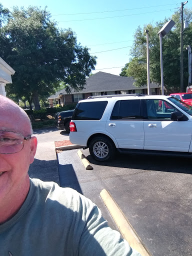 Car Dealer «Cars Unlimited», reviews and photos, 201 W Fletcher Ave, Tampa, FL 33612, USA