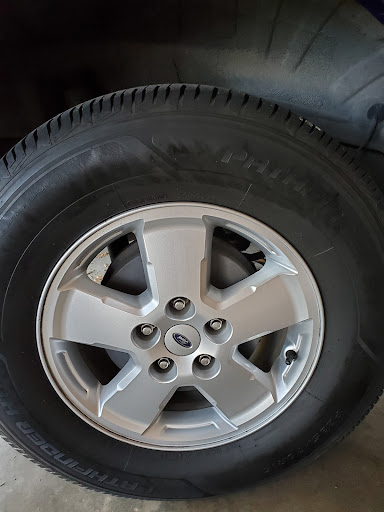 Tire Shop «Discount Tire Store - Hill Country Village, TX», reviews and photos, 15703 San Pedro Ave, Hill Country Village, TX 78232, USA