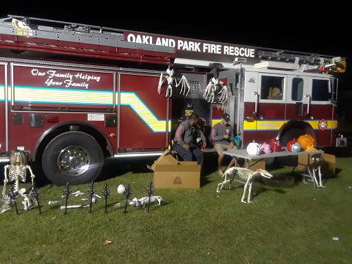 Community Center «Jaco Pastorius Park Community Center», reviews and photos, 1098 NE 40th Ct, Oakland Park, FL 33334, USA