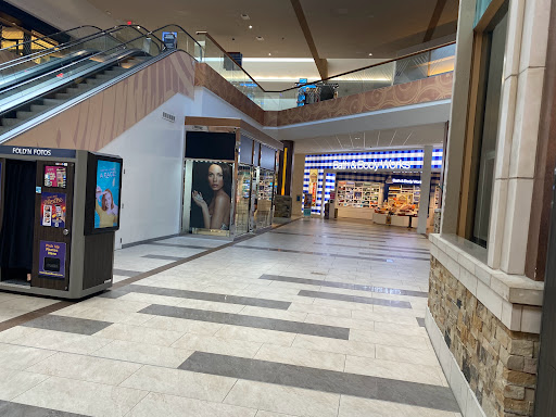 Shopping Mall «Oak Park Mall», reviews and photos, 11149 W 95th St, Overland Park, KS 66214, USA