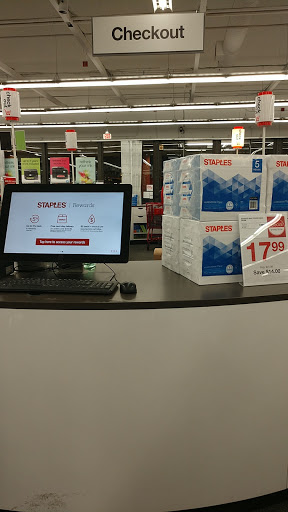 Office Supply Store «Staples», reviews and photos, 17 Paradise Rd, Salem, MA 01970, USA