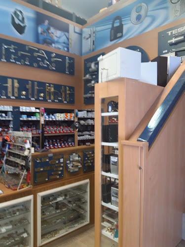 Comentarii opinii despre Dom-Zett Kft.