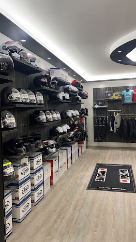 Magasin de pièces et d'accessoires pour motos D ride Saint-Ouen