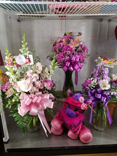 Florist «Little Flower Shop», reviews and photos, 616 High St, Delano, CA 93215, USA