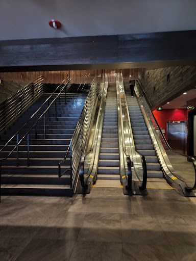 Movie Theater «iPic Theaters», reviews and photos, 2023 Hudson St, Fort Lee, NJ 07024, USA