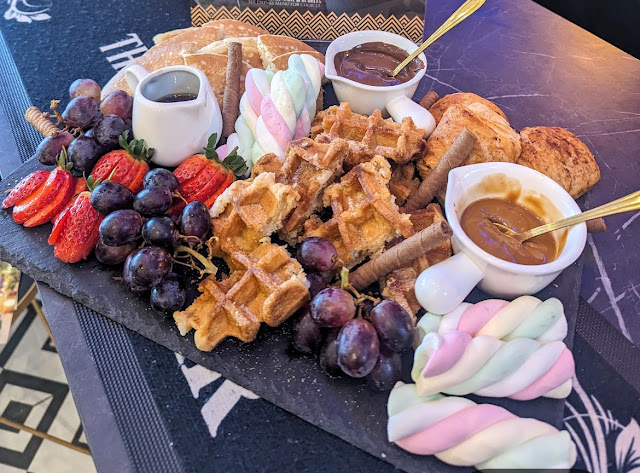 The Lounge & Pamper Lounge