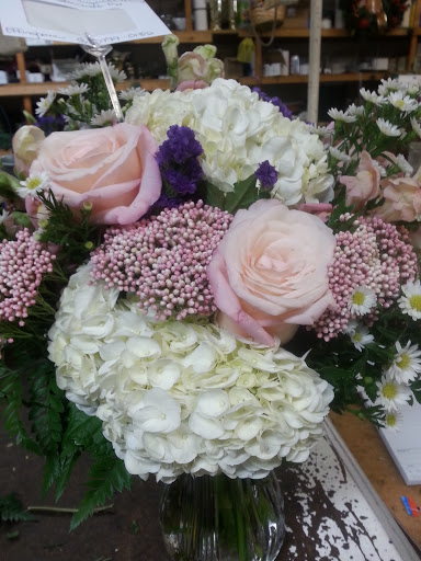 Florist «A & B Florist», reviews and photos, 908 S Cashua Dr, Florence, SC 29501, USA