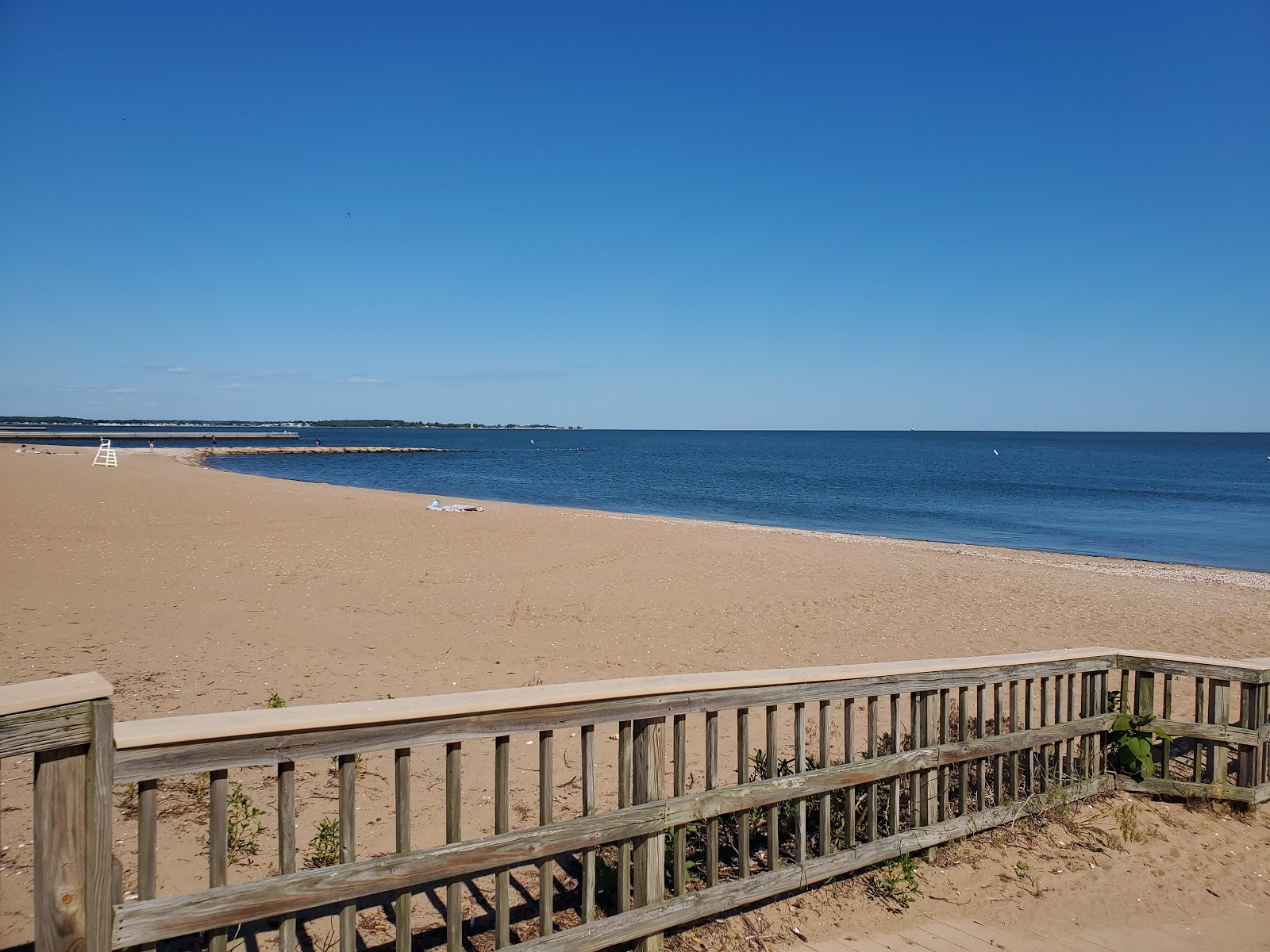 Fotografija West Haven beach z prostorni večplastni zalivi