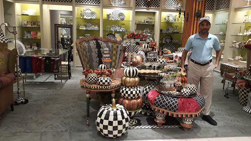 Shopping Mall «Tysons Galleria», reviews and photos, 2001 International Dr, McLean, VA 22102, USA