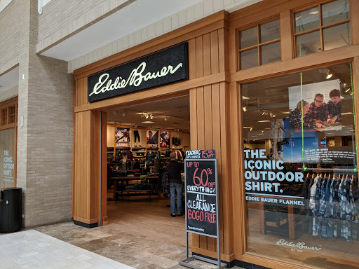 Clothing Store «Eddie Bauer», reviews and photos, 101 Hawthorn Center, Vernon Hills, IL 60061, USA