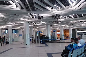 Aeroport Tolmachovo Aviakassy image