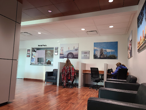 Toyota Dealer «Summit Toyota of Akron», reviews and photos, 1535 Vernon Odom Blvd, Akron, OH 44320, USA