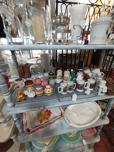 Antique Store «Hidden Talent Gifts & Antiques», reviews and photos, 400 S Main St, McGregor, TX 76657, USA