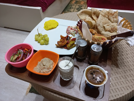 Plats et boissons hôtels Crown Hotel 11613 Abdeen