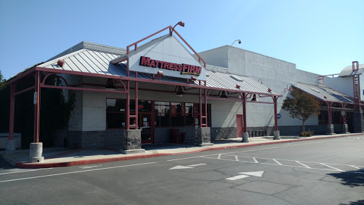Mattress Firm Santa Cruz, 600 River St, Santa Cruz, CA 95060, USA, 