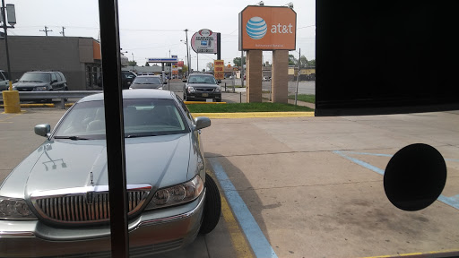 Cell Phone Store «AT&T Authorized Retailer», reviews and photos, 7320 Greenfield Rd, Dearborn, MI 48126, USA