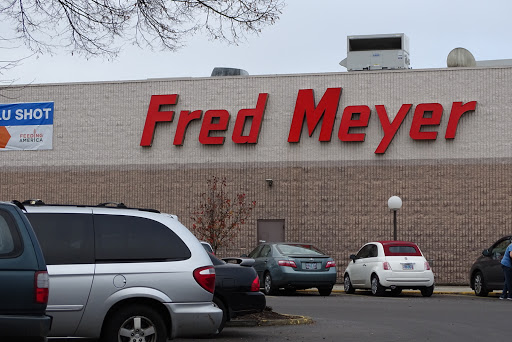 Grocery Store «Fred Meyer», reviews and photos, 650 Q St, Springfield, OR 97477, USA
