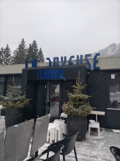 La Joyeuse Flainoise restaurant de cuisine maison au pied des pistes de flaine accessible a ski et a pied. à Arâches-la-Frasse