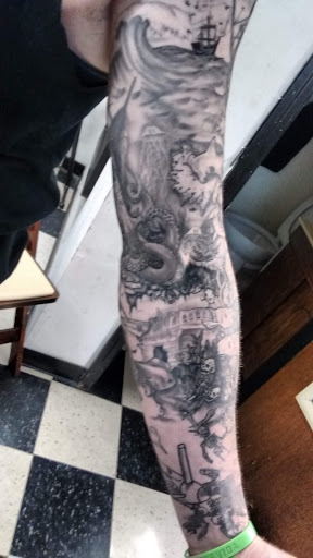 Tattoo Shop «Freehanman Tattoo», reviews and photos, 25 PA-611, Bartonsville, PA 18321, USA