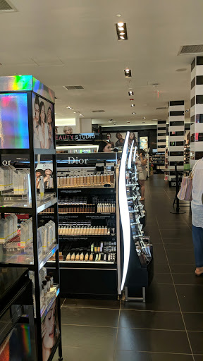 Cosmetics Store «SEPHORA», reviews and photos, 132 W Jefferson Ave, Naperville, IL 60540, USA