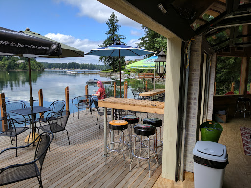Grocery Store «Island View Market», reviews and photos, 7102 Ray Nash Dr NW, Gig Harbor, WA 98335, USA