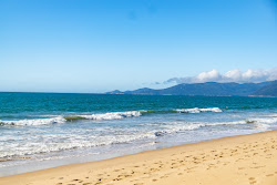 Foto van Five Mile Beach met recht en lang