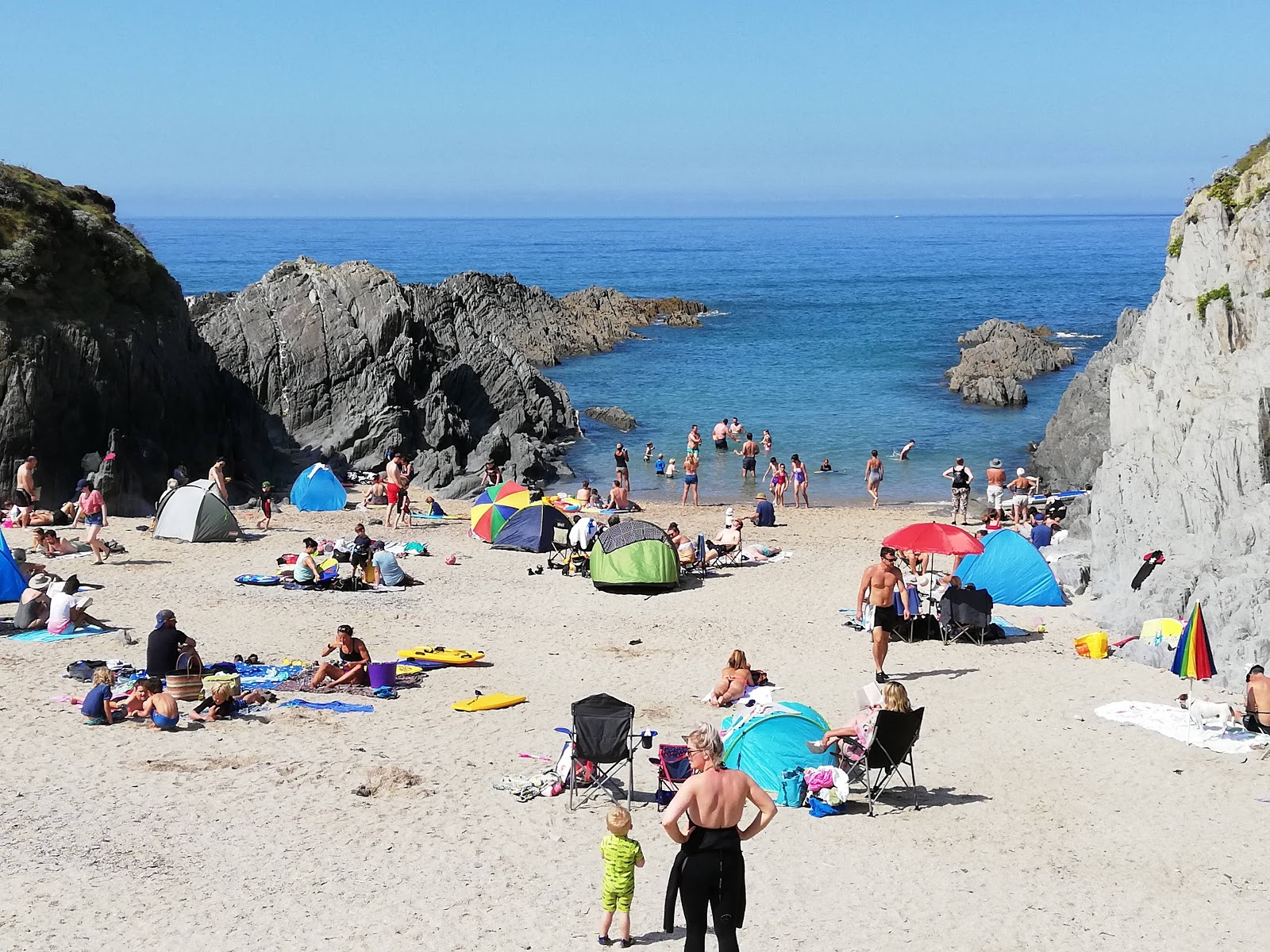 Foto de Barricane beach con arena de conchas beige superficie