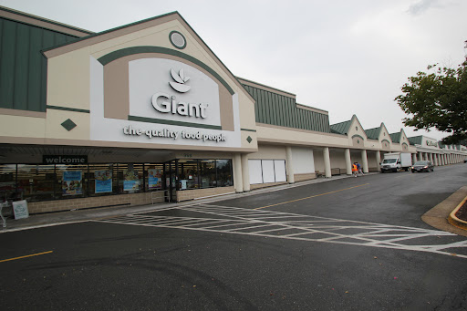 Super Stop & Shop, 600 Kinderkamack Rd, Emerson, NJ 07630, USA, 