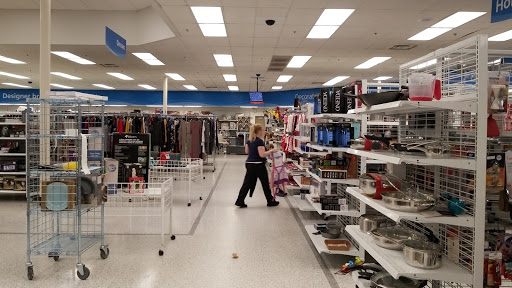 Clothing Store «Ross Dress for Less», reviews and photos, 300 NW Eastman Pkwy, Gresham, OR 97030, USA