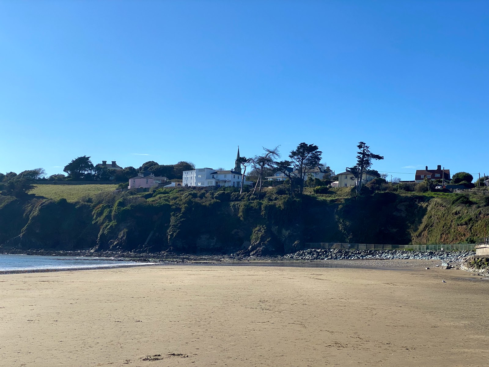 Fotografie cu Tramore Beach - locul popular printre cunoscătorii de relaxare
