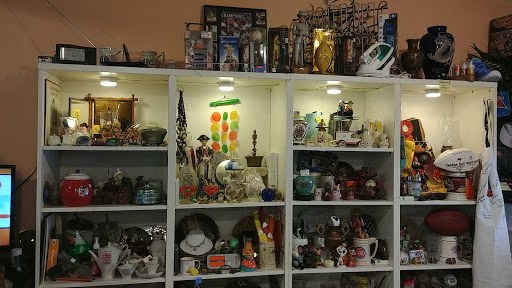 Thrift Store «Thrifty Nickel Tampa Thrift Store Re-Sale», reviews and photos, 7706 W Hillsborough Ave, Tampa, FL 33615, USA