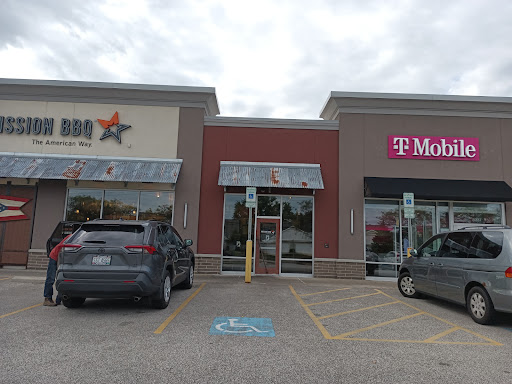Cell Phone Store «T-Mobile», reviews and photos, 8237 W Ridgewood Dr, Parma, OH 44129, USA