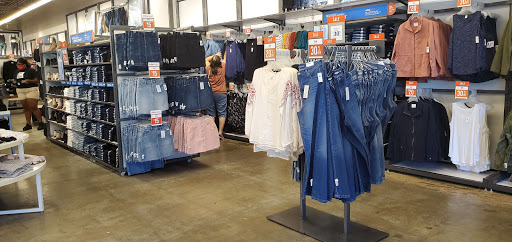 Clothing Store «Old Navy», reviews and photos, 3131 E Main St, Mohegan Lake, NY 10547, USA