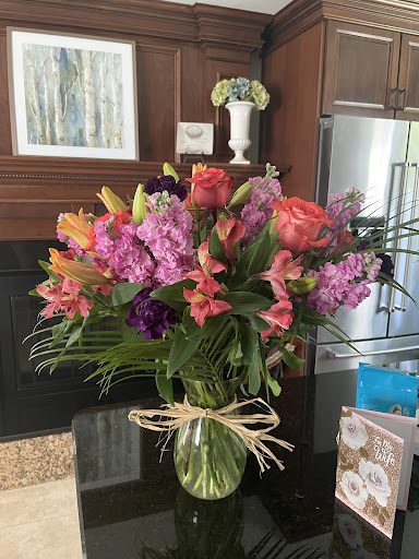 Florist «Paragon Flowers West», reviews and photos, 323 Walnut St, St Charles, IL 60174, USA