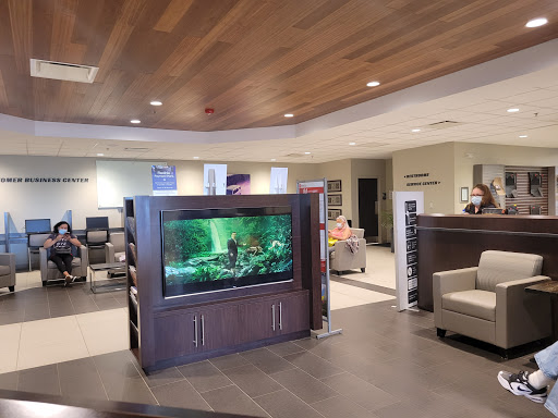 Toyota Dealer «Elgin Toyota», reviews and photos, 1600 W Lake St, Streamwood, IL 60107, USA