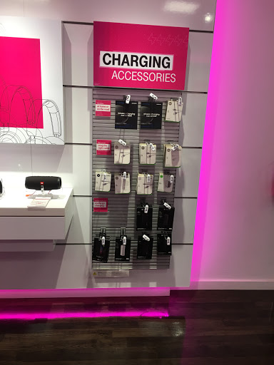 Cell Phone Store «T-Mobile», reviews and photos, 35020 Newark Blvd, Newark, CA 94560, USA