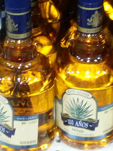 Liquor Store «Hill Town Liquor», reviews and photos, 3610 W Jefferson Blvd #200, Dallas, TX 75211, USA